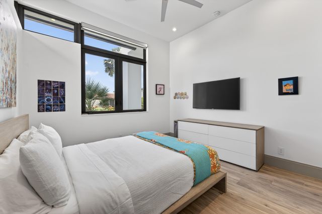 520 Golden Harbour Drive, Boca Raton, FL 33432