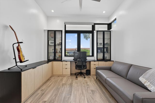 520 Golden Harbour Drive, Boca Raton, FL 33432