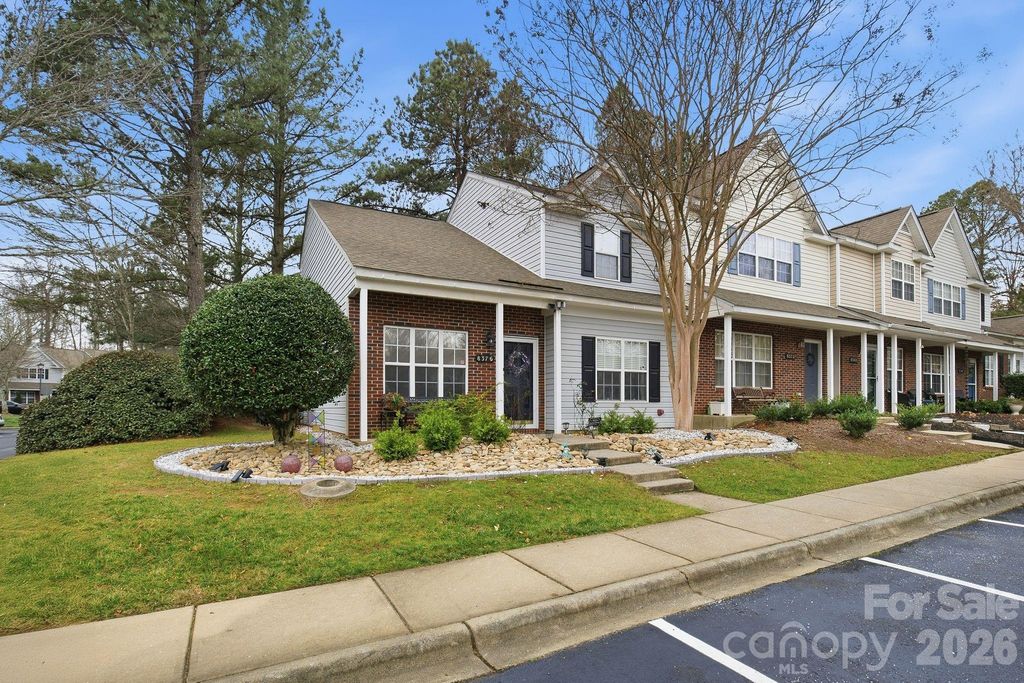 8376 Rudolph Road, Charlotte, NC 28216