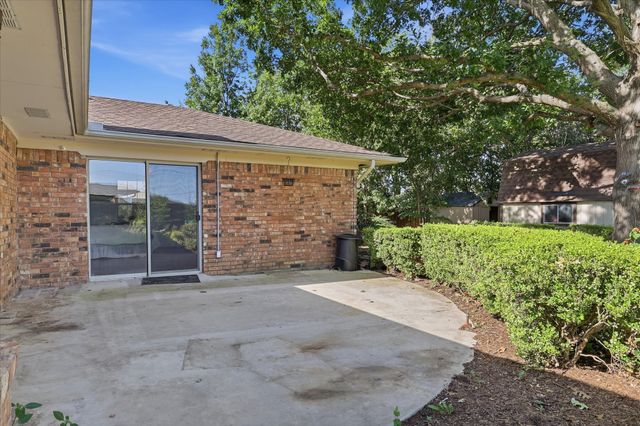 2605 Buckingham Drive, Denton, TX 76209