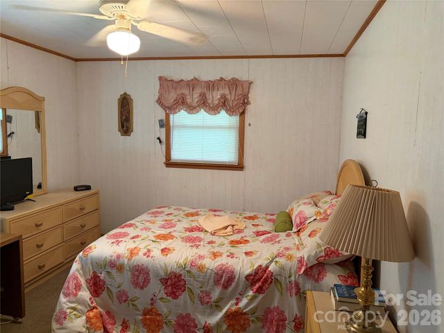 42 Country Meadows Road, Burnsville, NC 28714