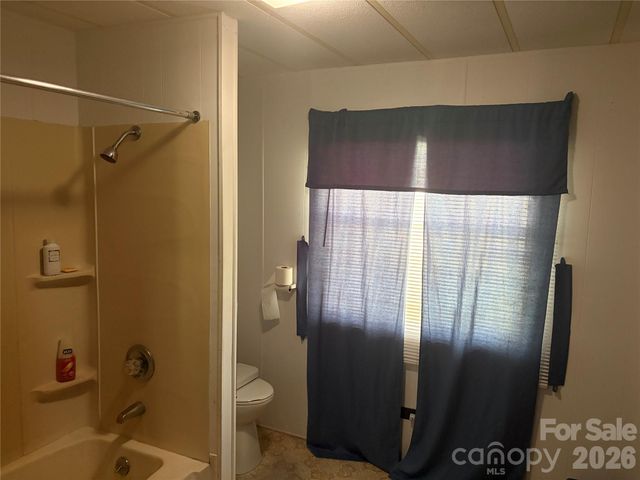 42 Country Meadows Road, Burnsville, NC 28714