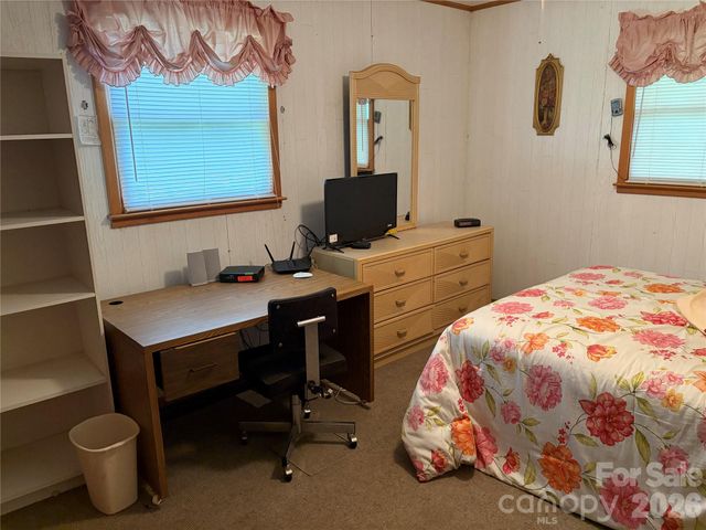 42 Country Meadows Road, Burnsville, NC 28714