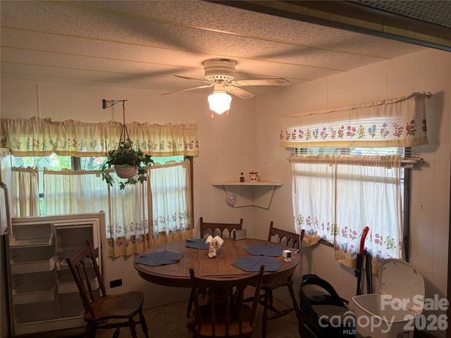 42 Country Meadows Road, Burnsville, NC 28714