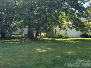 42 Country Meadows Road, Burnsville, NC 28714