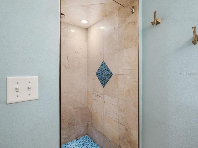 2155 WOOD STREET B17, Sarasota, FL 34237