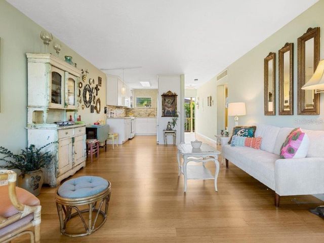 2155 WOOD STREET B17, Sarasota, FL 34237