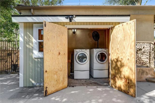 19394 Halsted Street, Northridge, CA 91324