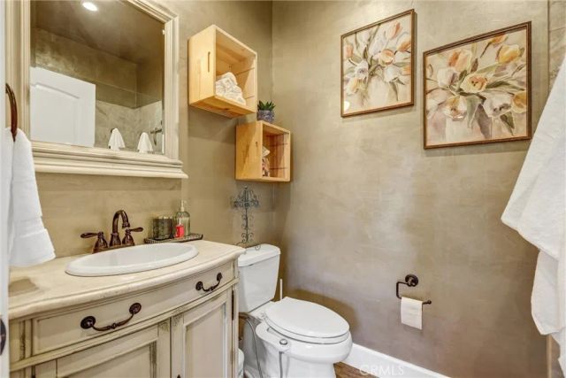 19394 Halsted Street, Northridge, CA 91324