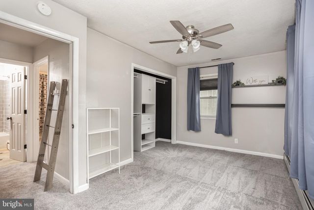 33 HONEYCOMB RD, Middle River, MD 21220
