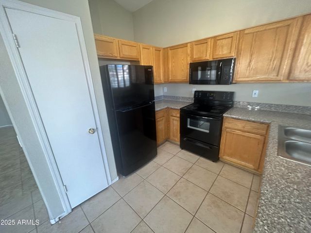 10460 W READE Avenue, Glendale, AZ 85307