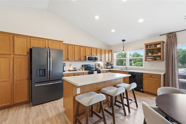 2702 29th Avenue SW, Cedar Rapids, IA 52404