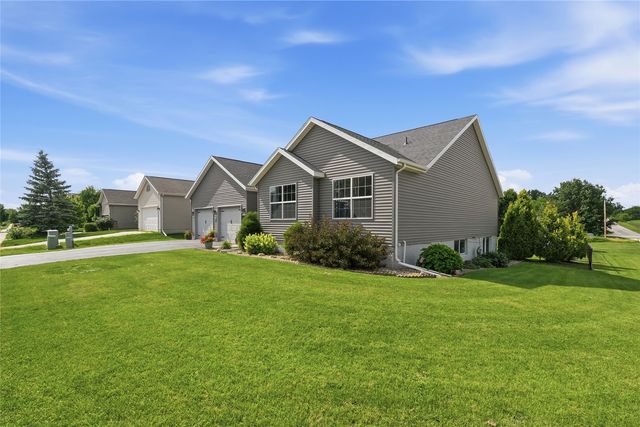 2702 29th Avenue SW, Cedar Rapids, IA 52404