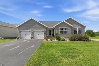 2702 29th Avenue SW, Cedar Rapids, IA 52404
