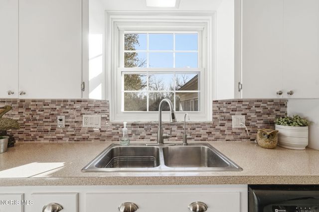 26998 Lime City Road, Perrysburg, OH 43551
