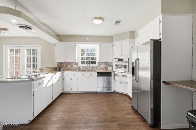 26998 Lime City Road, Perrysburg, OH 43551