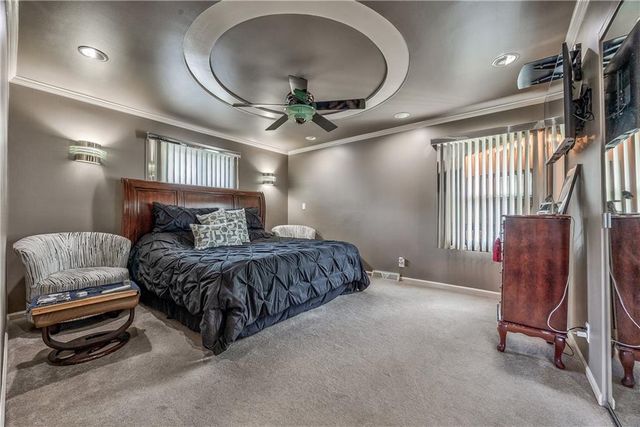 10007 W 98 Street, Overland Park, KS 66212