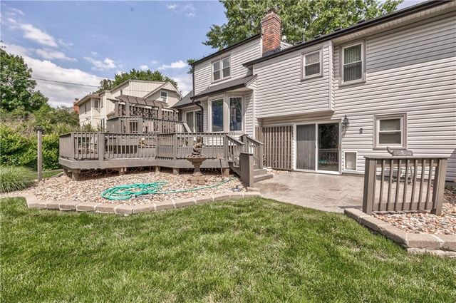 10007 W 98 Street, Overland Park, KS 66212