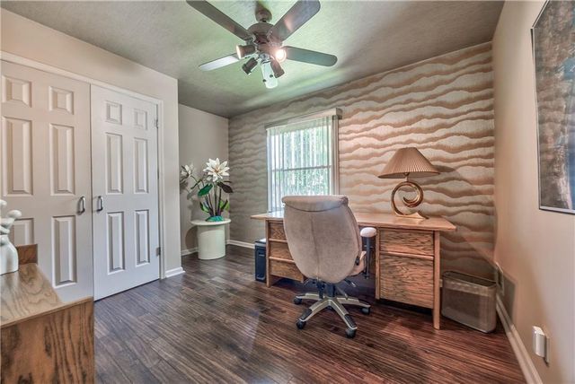10007 W 98 Street, Overland Park, KS 66212