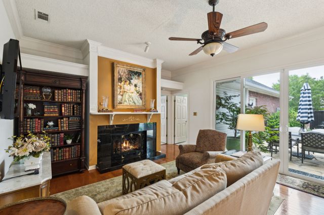 4055 Seabury Drive, Dallas, TX 75287