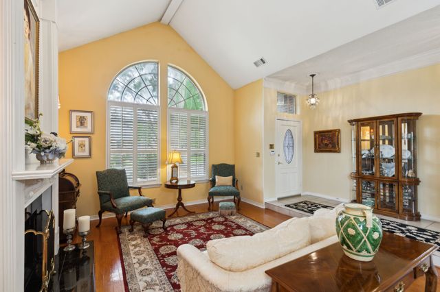 4055 Seabury Drive, Dallas, TX 75287