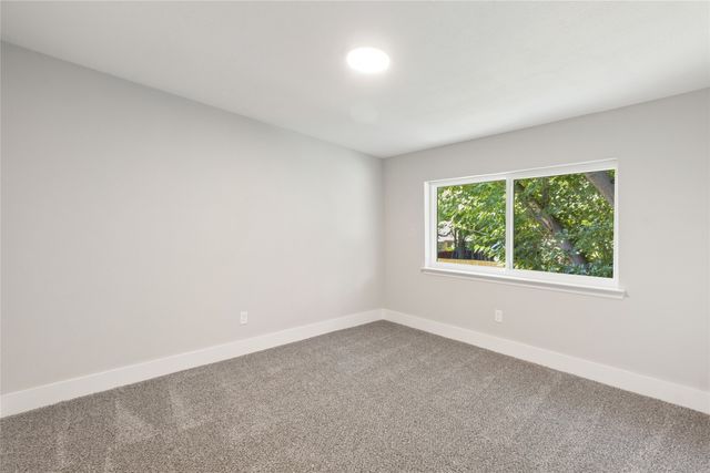 437 Hawthorne Lane, Grand Prairie, TX 75052