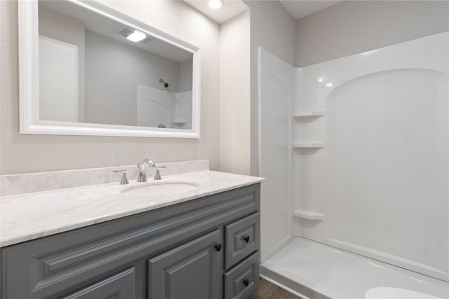 437 Hawthorne Lane, Grand Prairie, TX 75052
