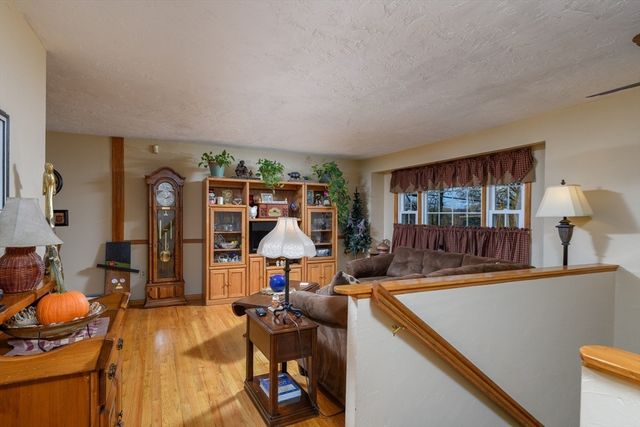 37 Elmwood Street, Auburn, MA 01501