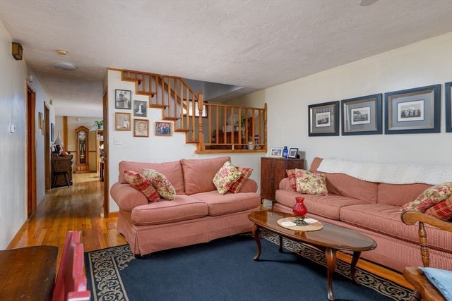 37 Elmwood Street, Auburn, MA 01501