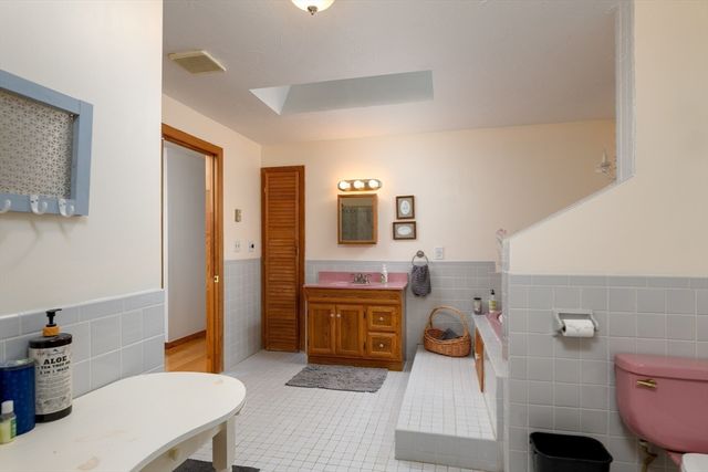 37 Elmwood Street, Auburn, MA 01501