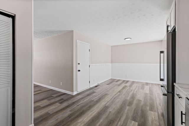 377 S Murray Hill Road, Columbus, OH 43228