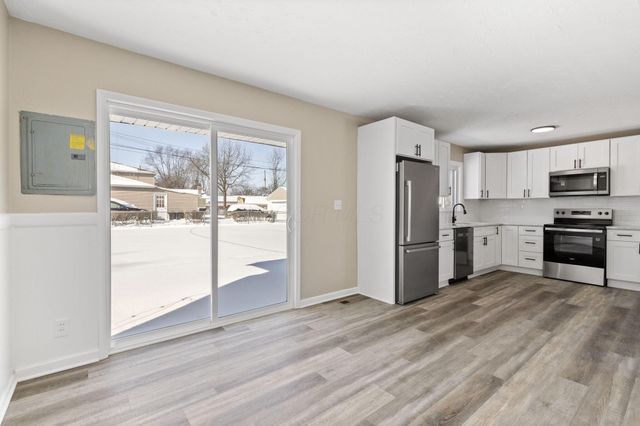 377 S Murray Hill Road, Columbus, OH 43228