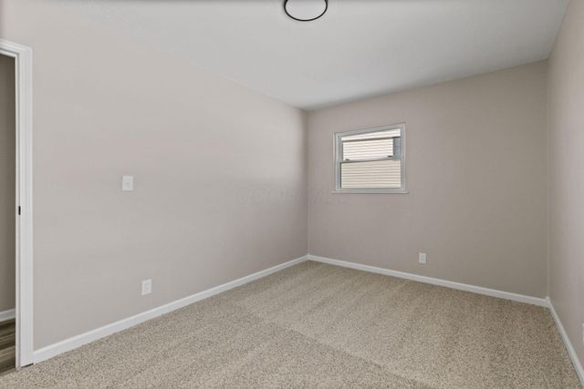 377 S Murray Hill Road, Columbus, OH 43228