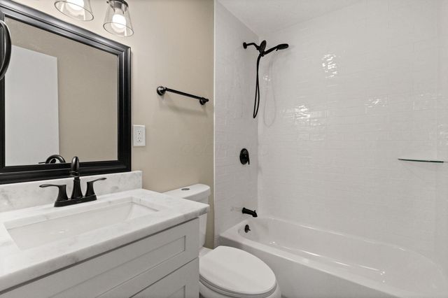 377 S Murray Hill Road, Columbus, OH 43228