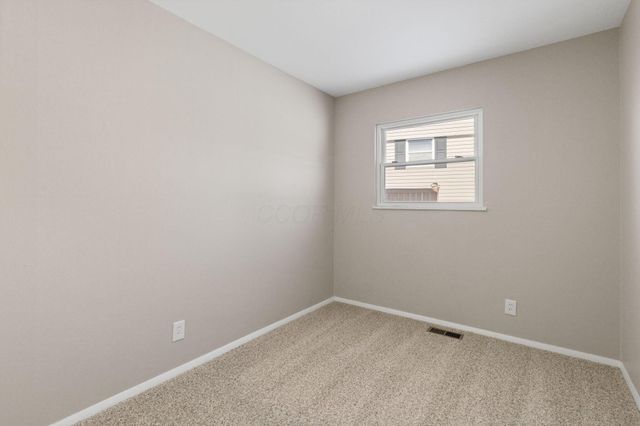 377 S Murray Hill Road, Columbus, OH 43228