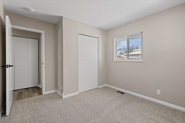 377 S Murray Hill Road, Columbus, OH 43228