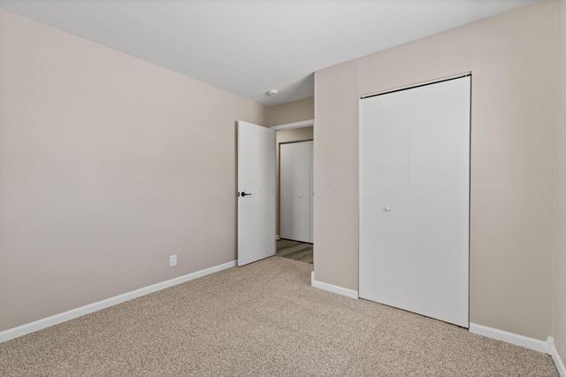 377 S Murray Hill Road, Columbus, OH 43228