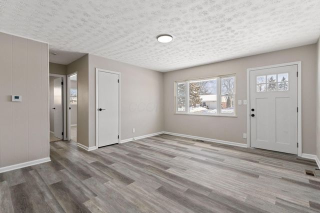 377 S Murray Hill Road, Columbus, OH 43228