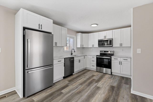 377 S Murray Hill Road, Columbus, OH 43228