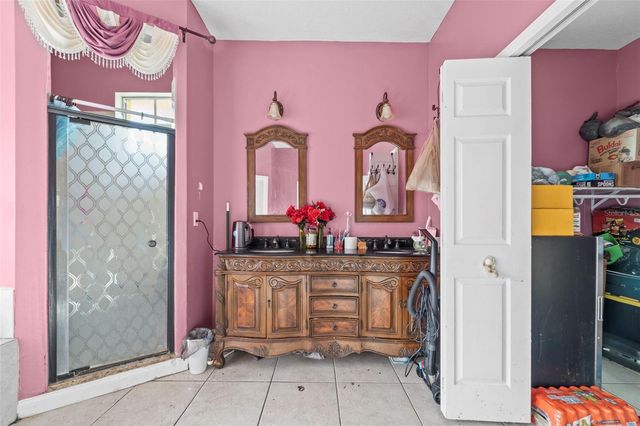 7419 SAVANNAH LANE, Tampa, FL 33637