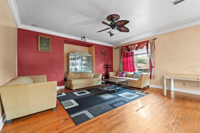 7419 SAVANNAH LANE, Tampa, FL 33637