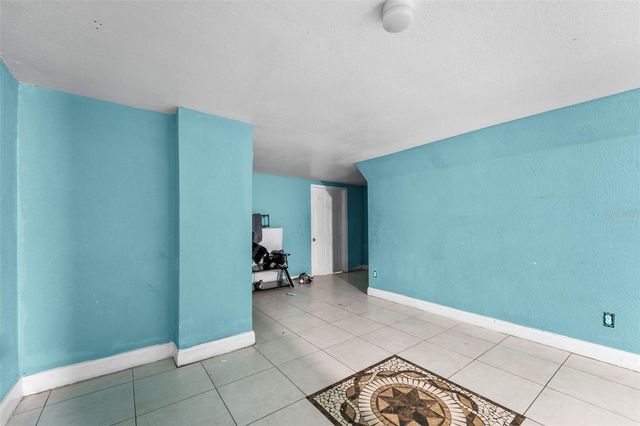 7419 SAVANNAH LANE, Tampa, FL 33637