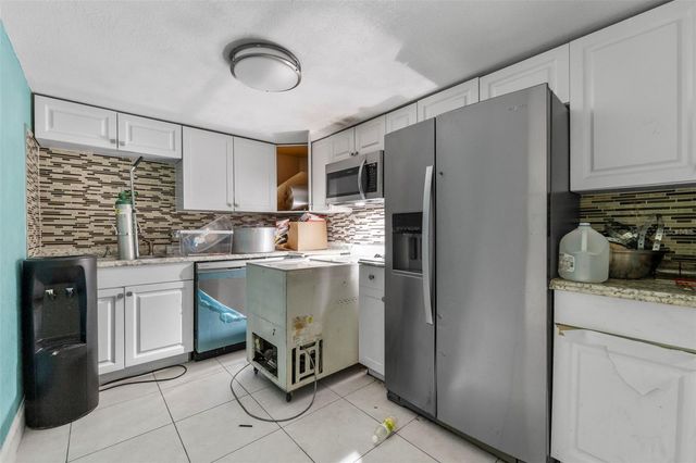 7419 SAVANNAH LANE, Tampa, FL 33637