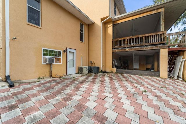 7419 SAVANNAH LANE, Tampa, FL 33637