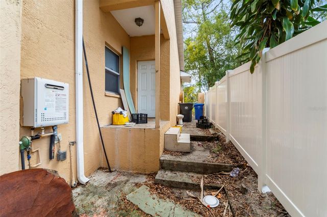 7419 SAVANNAH LANE, Tampa, FL 33637