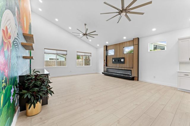 4907 15TH AVENUE N, St Petersburg, FL 33710