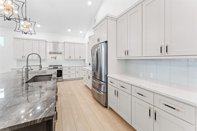 4907 15TH AVENUE N, St Petersburg, FL 33710