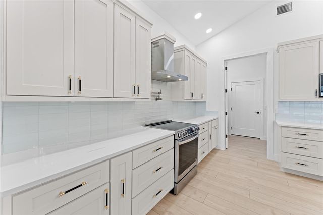 4907 15TH AVENUE N, St Petersburg, FL 33710