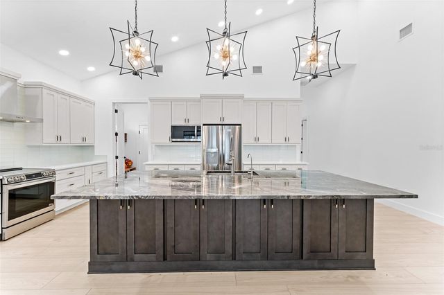 4907 15TH AVENUE N, St Petersburg, FL 33710