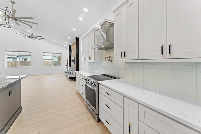 4907 15TH AVENUE N, St Petersburg, FL 33710